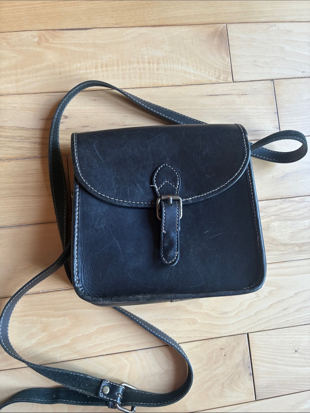 Vintage Y2K gap leather camera bag saddle bag